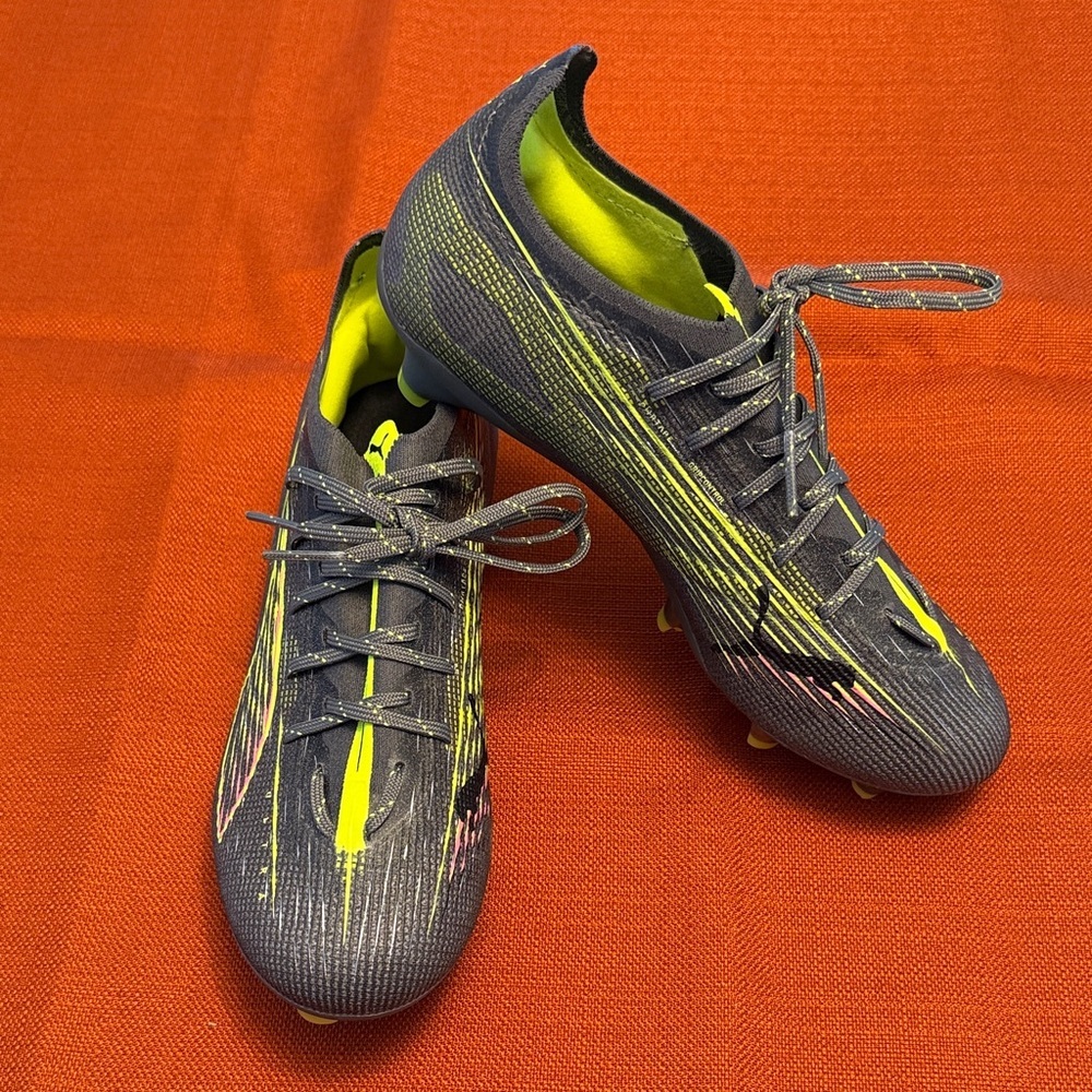 Puma Ultra 5 pro FG/AG Men's Soccer Cleats size 7